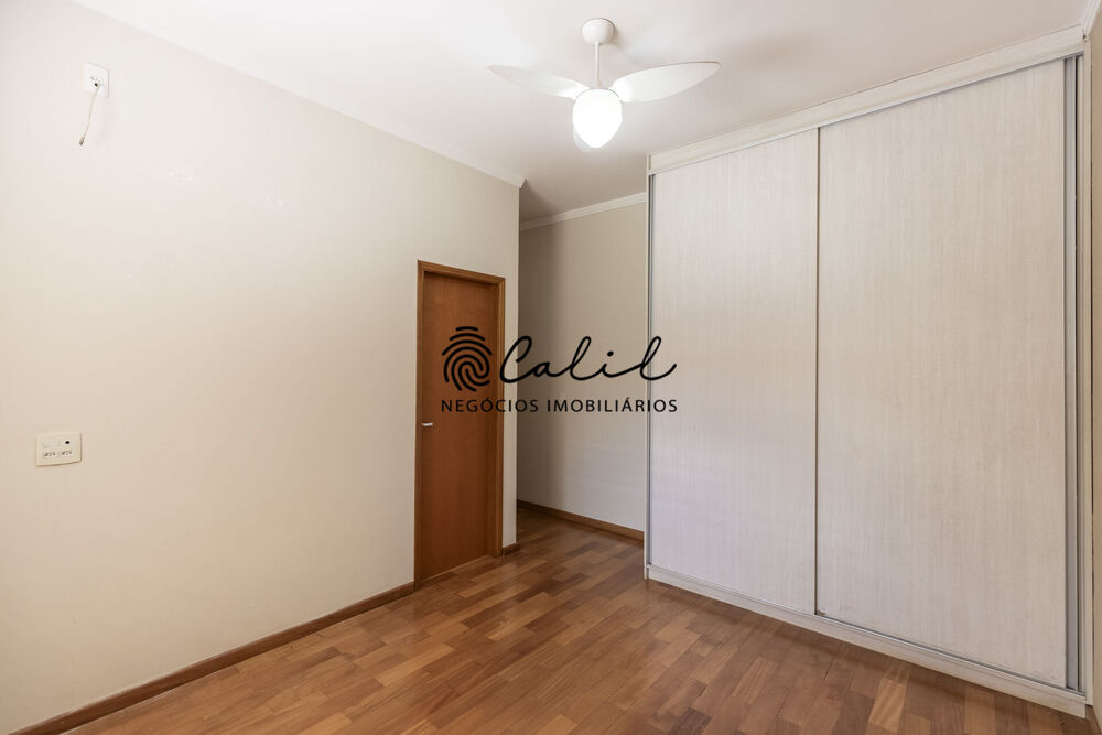 Casa à venda com 4 quartos, 416m² - Foto 7