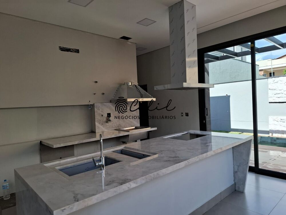Casa de Condomínio à venda com 4 quartos, 200m² - Foto 2