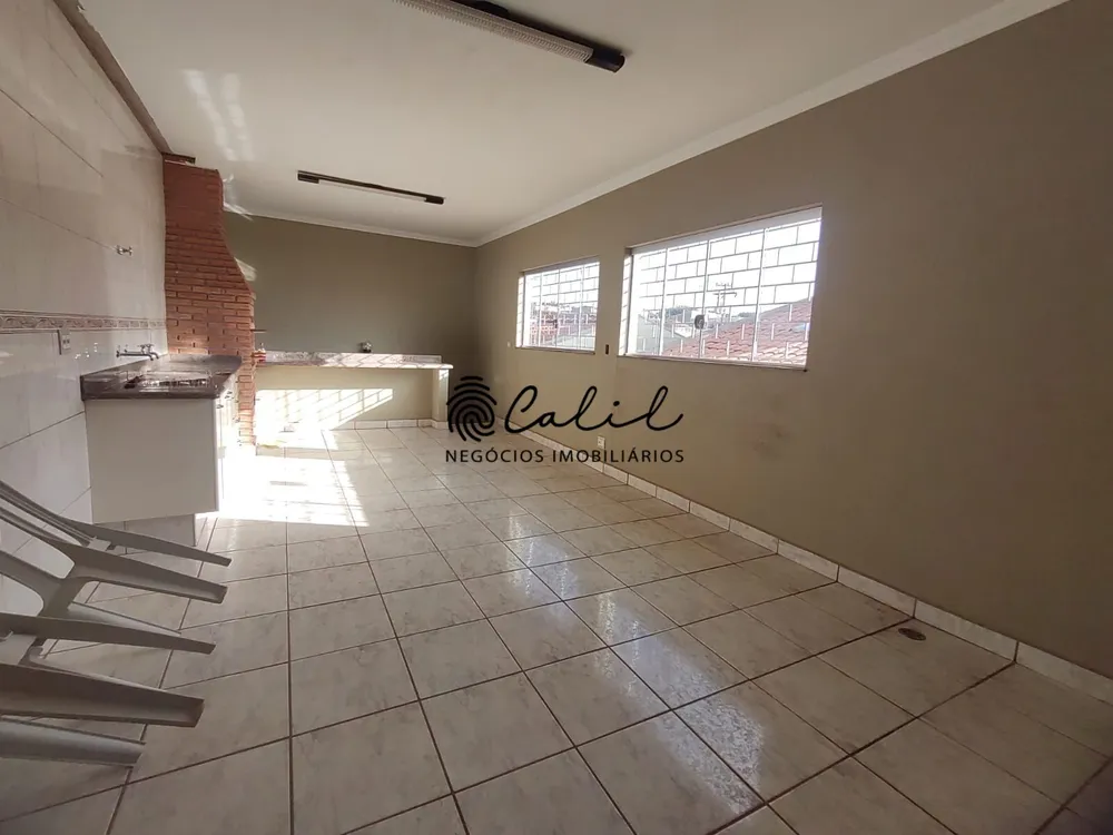 Casa, 3 quartos, 255 m² - Foto 2