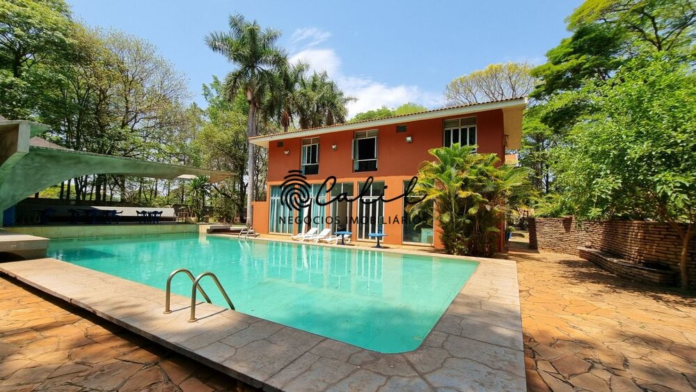 Chácara à venda com 6 quartos, 800m² - Foto 2