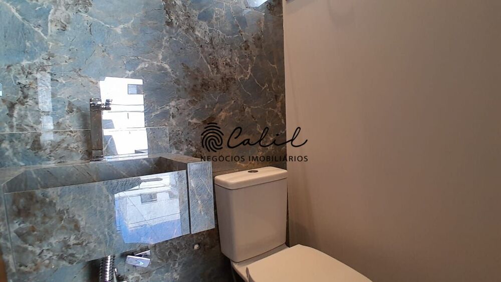 Casa à venda com 3 quartos, 167m² - Foto 1
