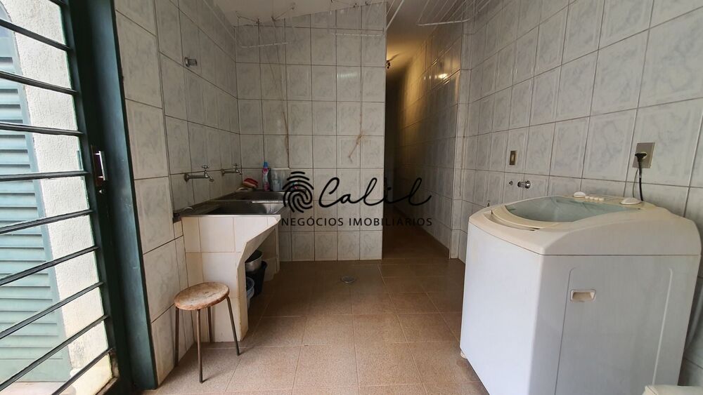 Casa, 4 quartos, 371 m² - Foto 1