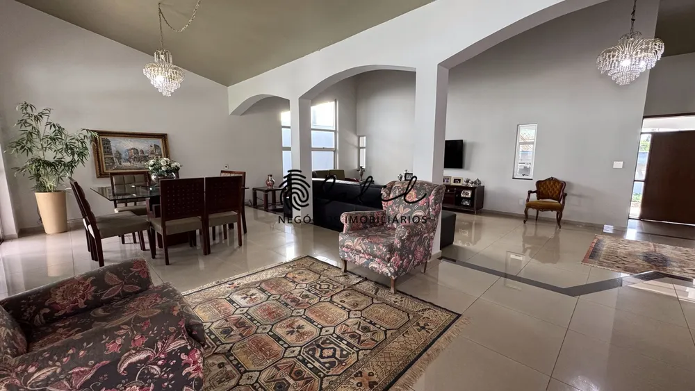Casa, 3 quartos, 334 m² - Foto 1