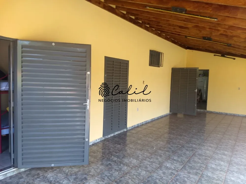Chácara, 3 quartos, 2500 m² - Foto 2