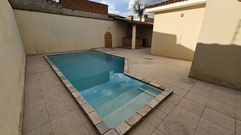 Casa à venda com 4 quartos, 242m² - Foto 8