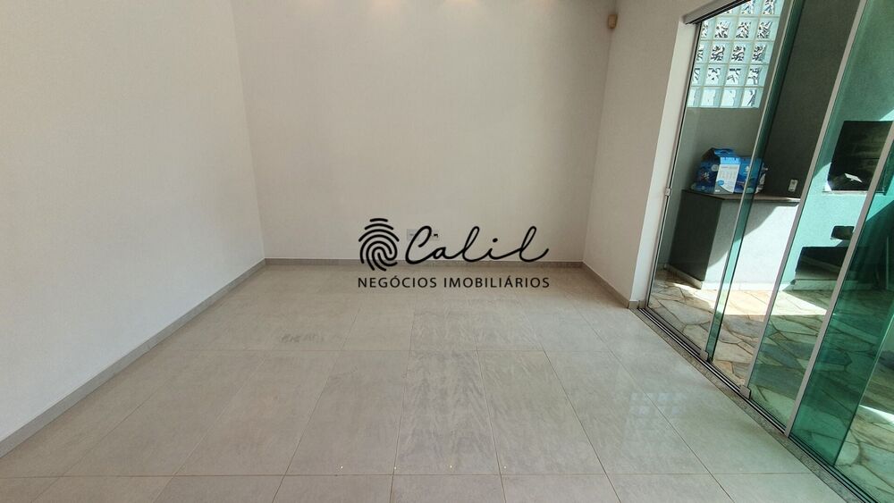 Casa de Condomínio à venda com 4 quartos, 420m² - Foto 4