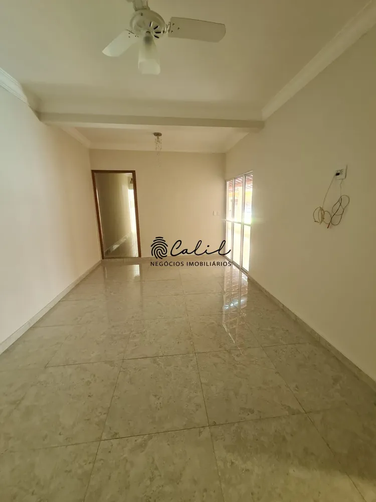 Casa, 3 quartos, 220 m² - Foto 2