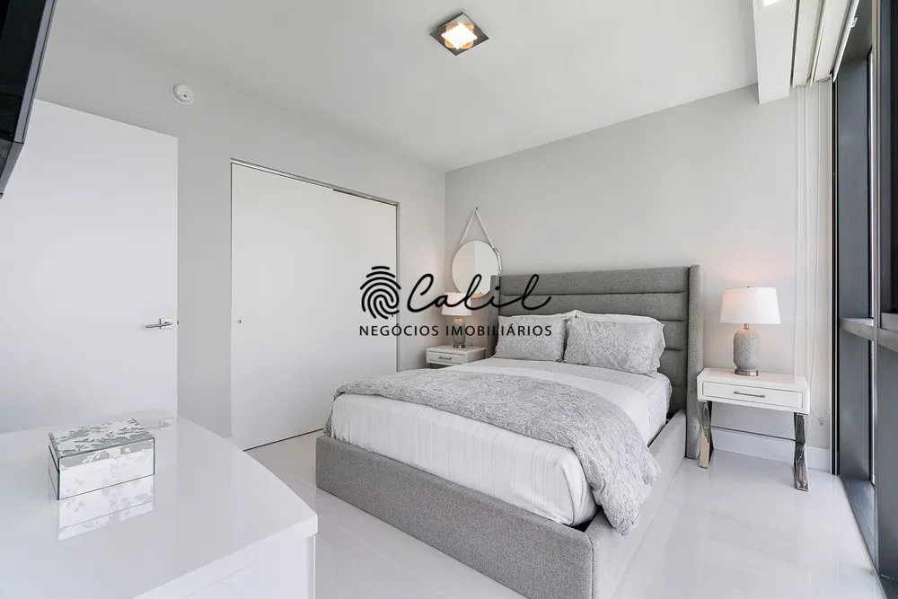 Apartamento, 3 quartos, 200 m² - Foto 1