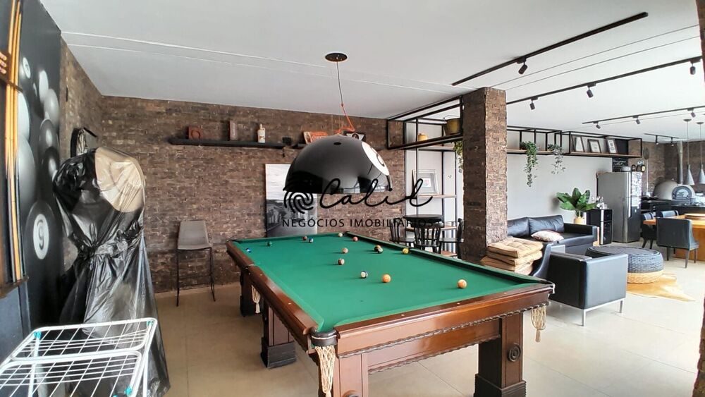 Casa à venda com 3 quartos, 374m² - Foto 1