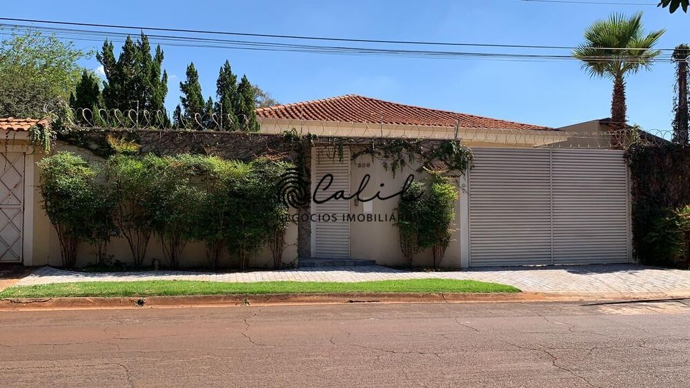 Casa, 3 quartos, 242 m² - Foto 1