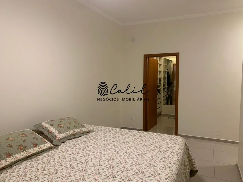 Casa, 3 quartos, 242 m² - Foto 2