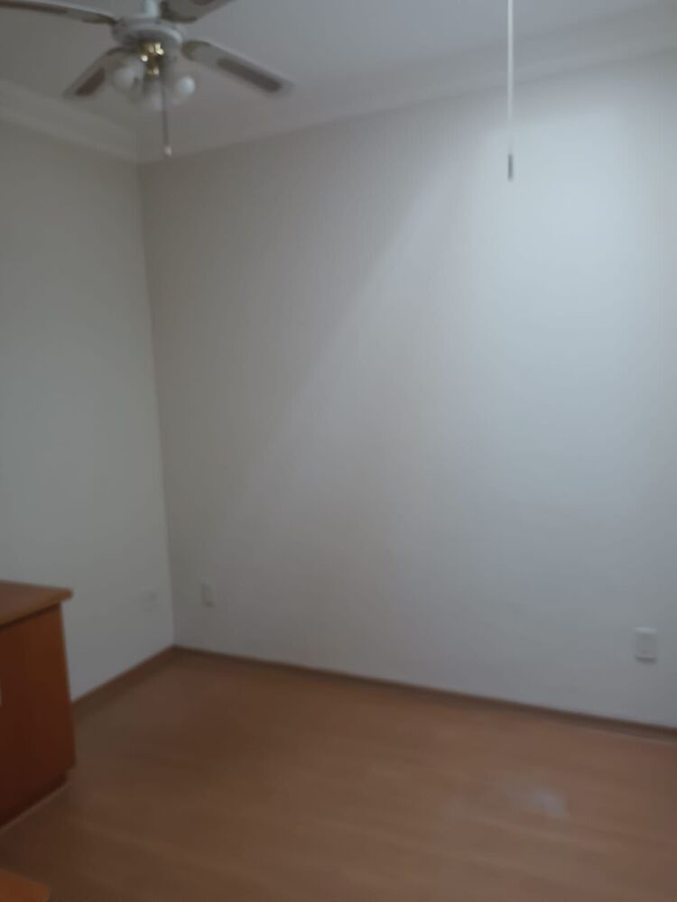 Casa à venda com 3 quartos, 223m² - Foto 3