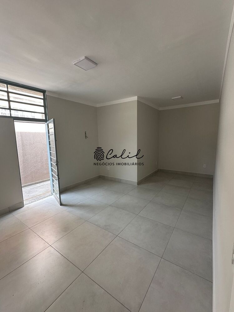 Casa à venda com 6 quartos, 226m² - Foto 9
