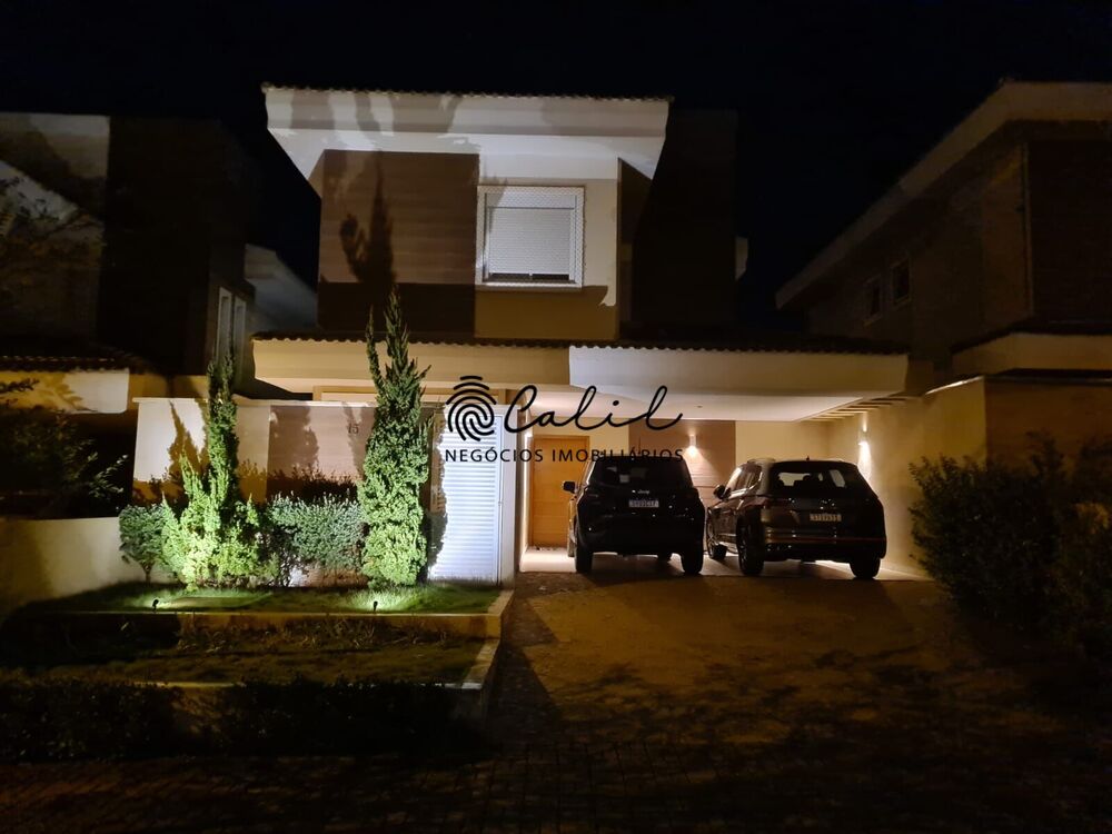 Sobrado à venda com 3 quartos, 210m² - Foto 1