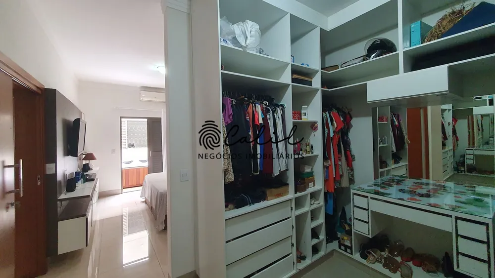 Casa, 3 quartos, 275 m² - Foto 1