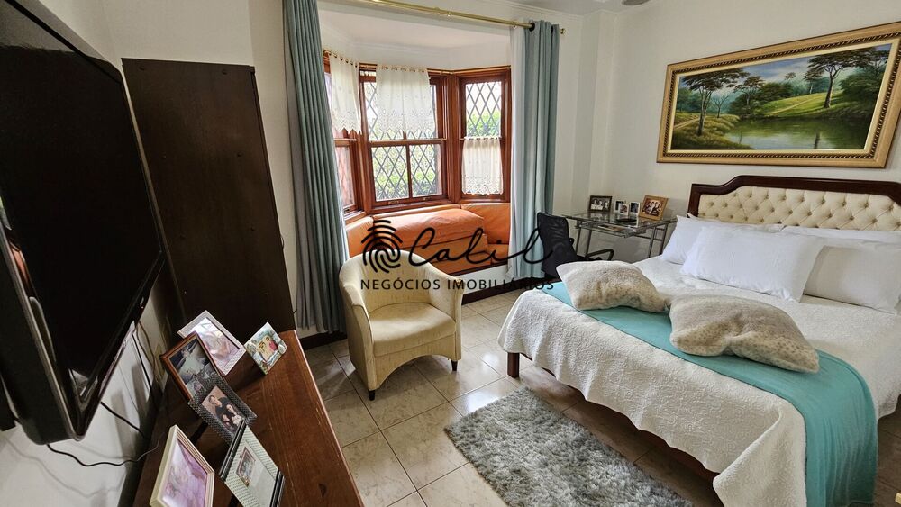 Sobrado à venda com 4 quartos, 318m² - Foto 4