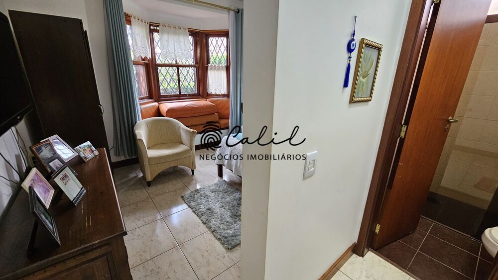 Sobrado à venda com 4 quartos, 318m² - Foto 3