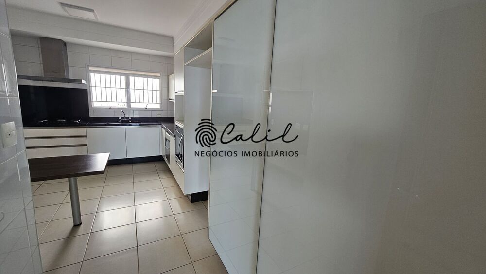 Apartamento à venda com 3 quartos, 174m² - Foto 3