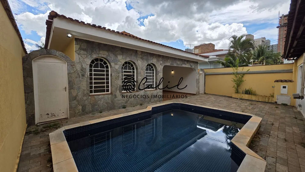 Casa, 3 quartos, 240 m² - Foto 1