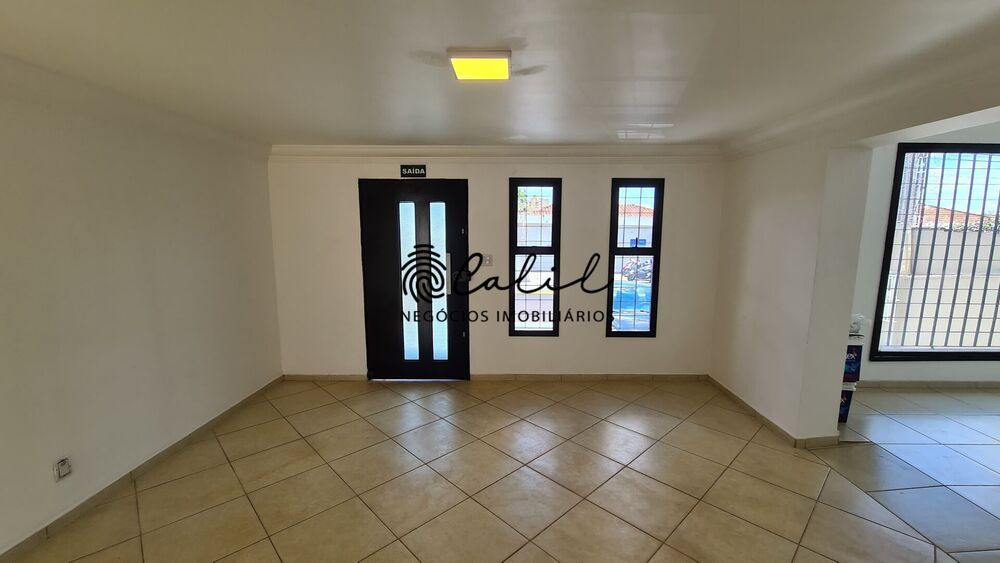 Casa para alugar com 1 quarto, 240m² - Foto 3