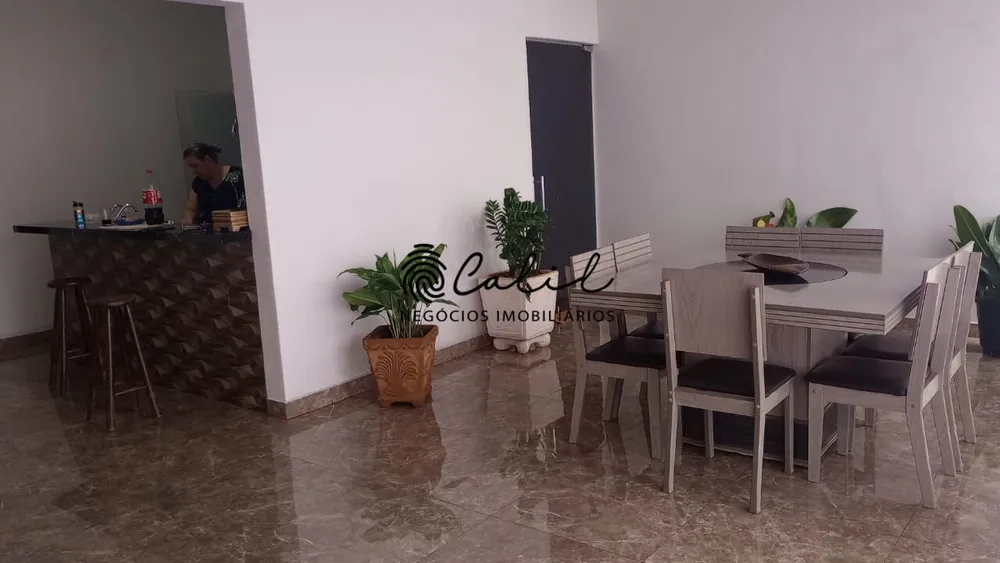 Casa, 4 quartos, 220 m² - Foto 2