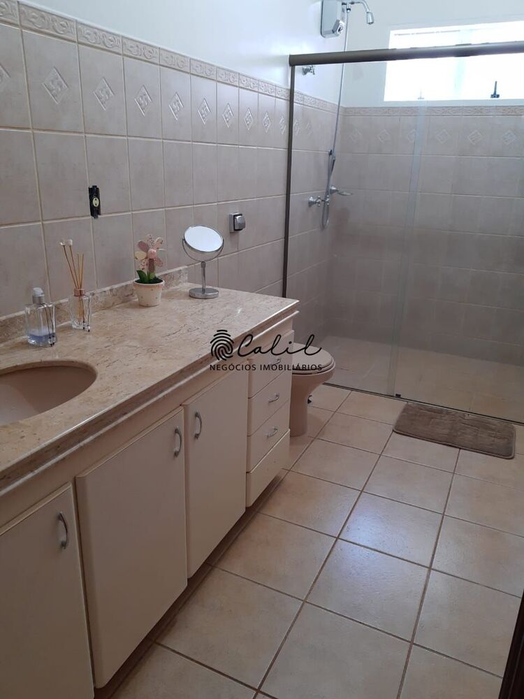 Sobrado à venda com 3 quartos, 189m² - Foto 2