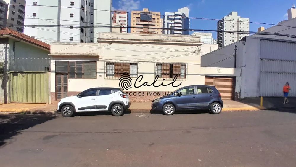 Casa, 6 quartos, 220 m² - Foto 1