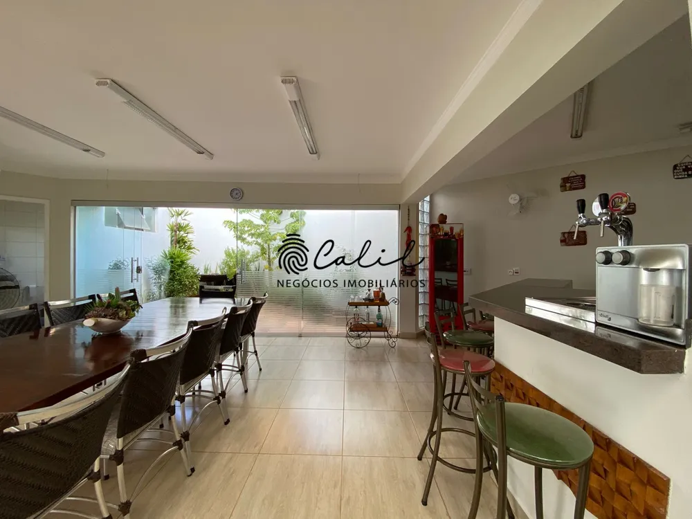 Casa, 4 quartos, 354 m² - Foto 1