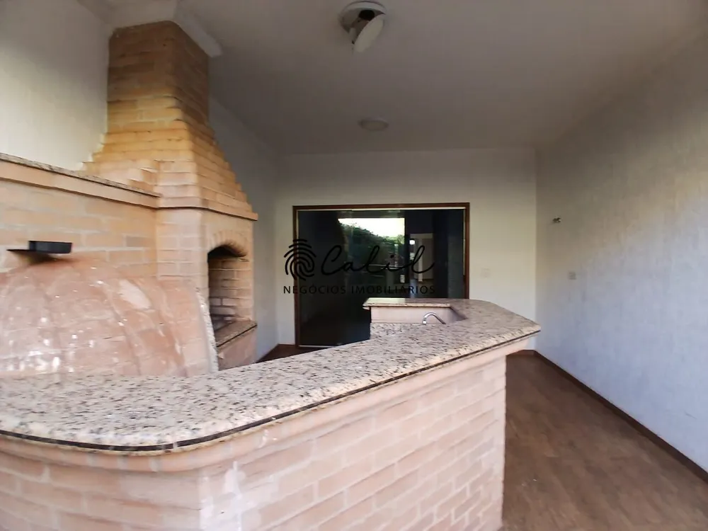 Casa, 4 quartos, 195 m² - Foto 1
