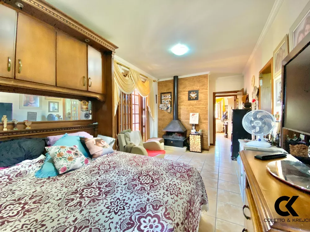 Casa, 4 quartos, 215 m² - Foto 2