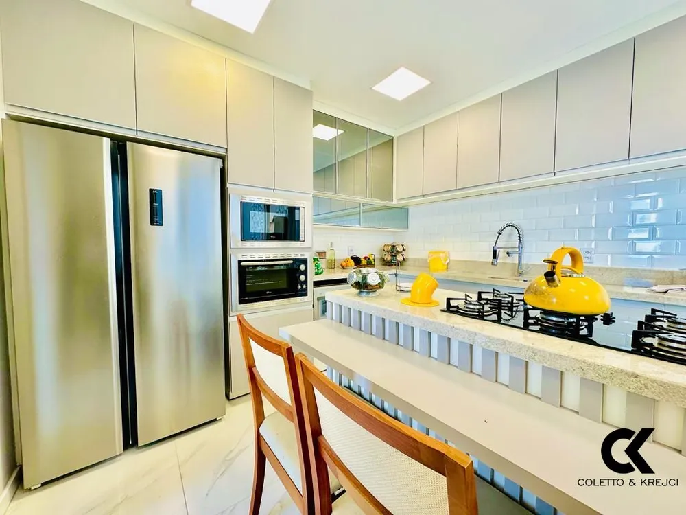 Casa, 4 quartos, 240 m² - Foto 3