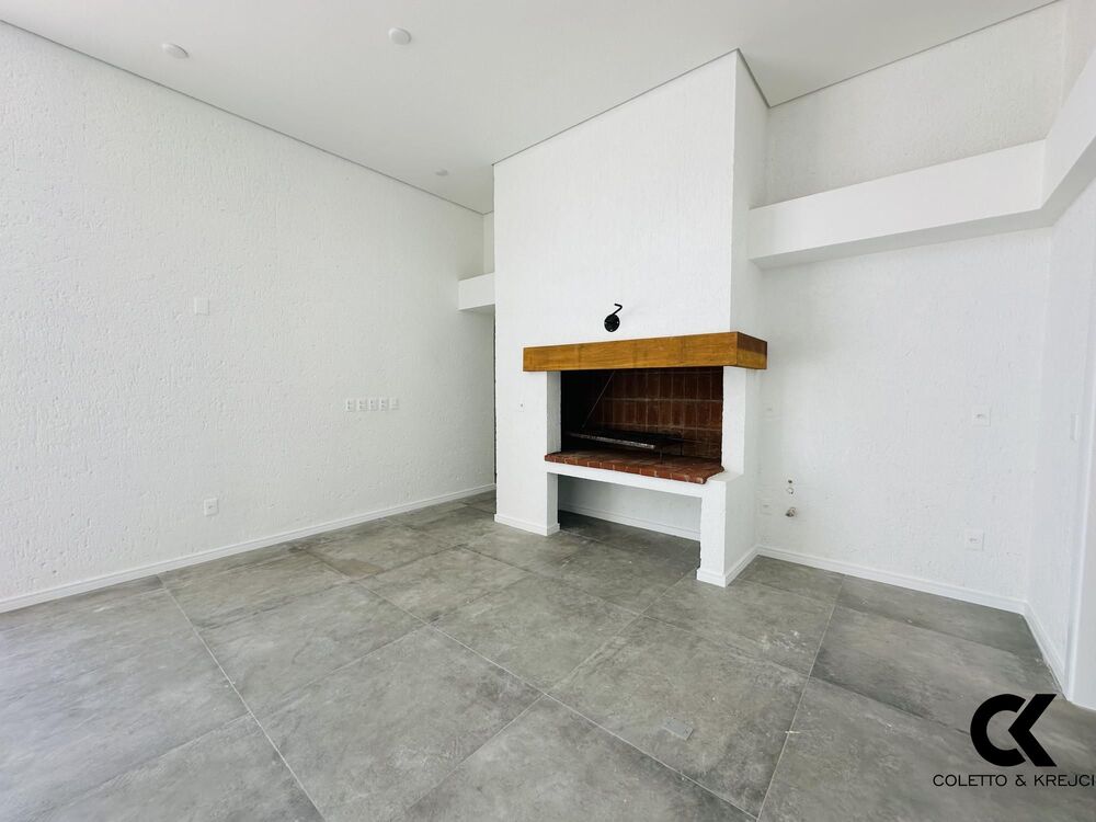 Casa de Condomínio à venda com 3 quartos, 233m² - Foto 3