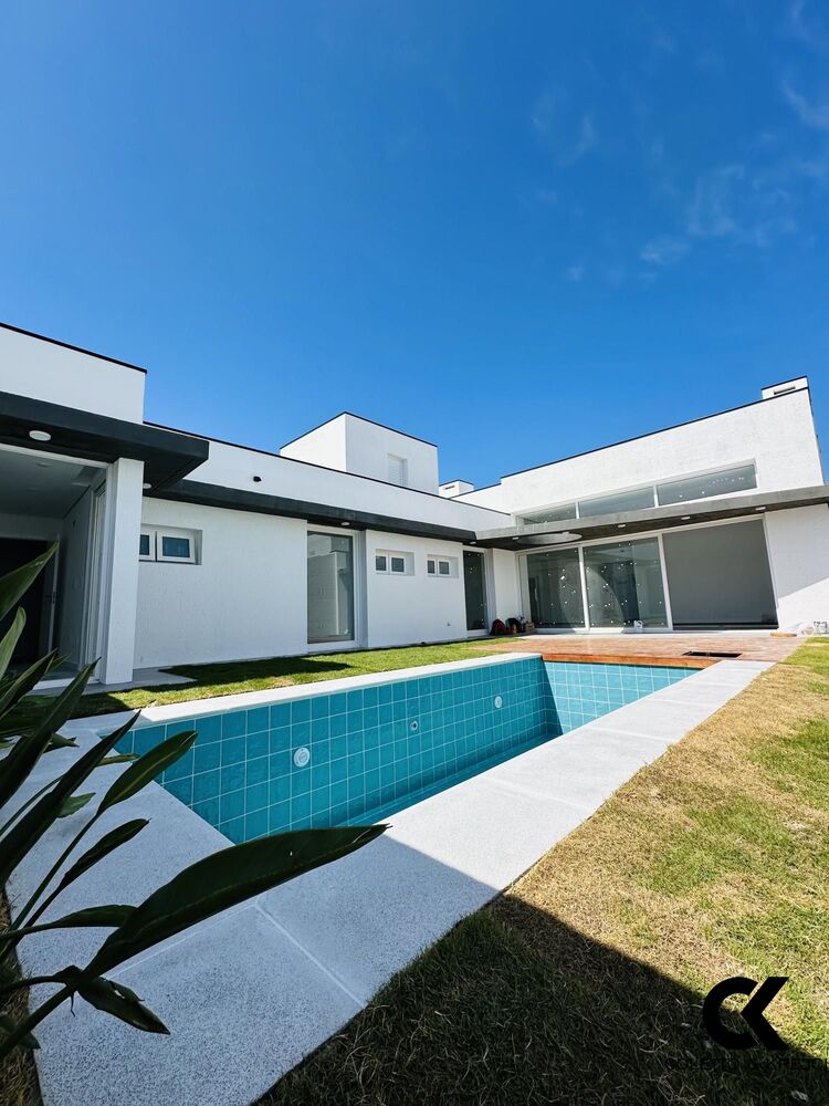 Casa de Condomínio à venda com 3 quartos, 233m² - Foto 4
