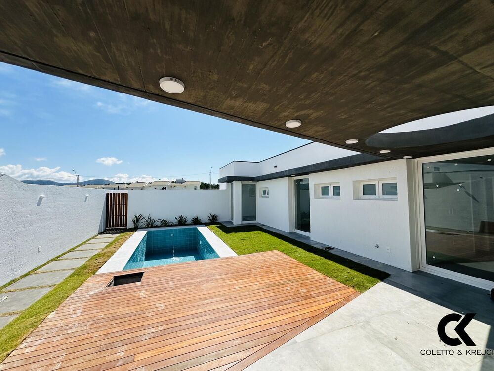 Casa de Condomínio à venda com 3 quartos, 233m² - Foto 2