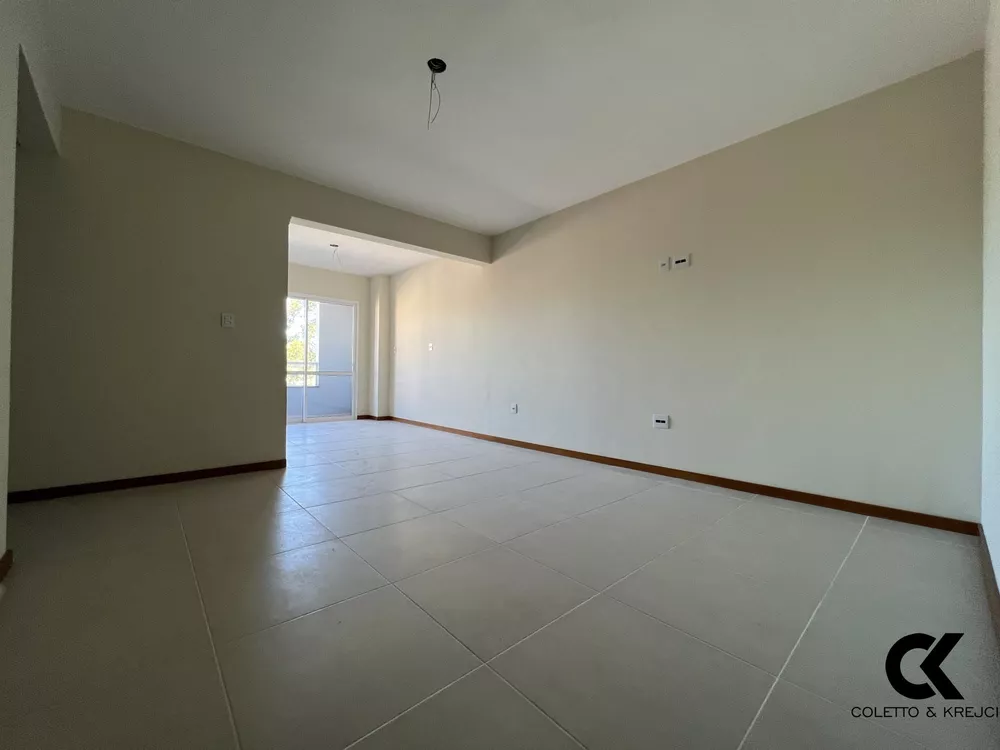 Apartamento à venda com 2 quartos, 70m² - Foto 3