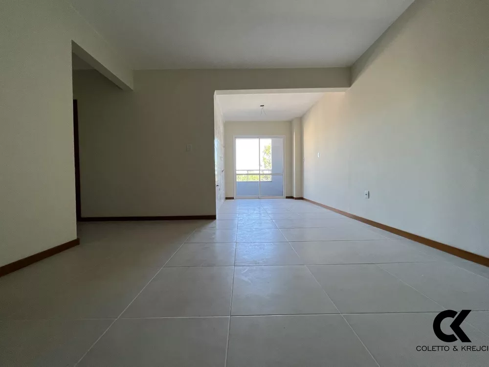 Apartamento à venda com 2 quartos, 70m² - Foto 2