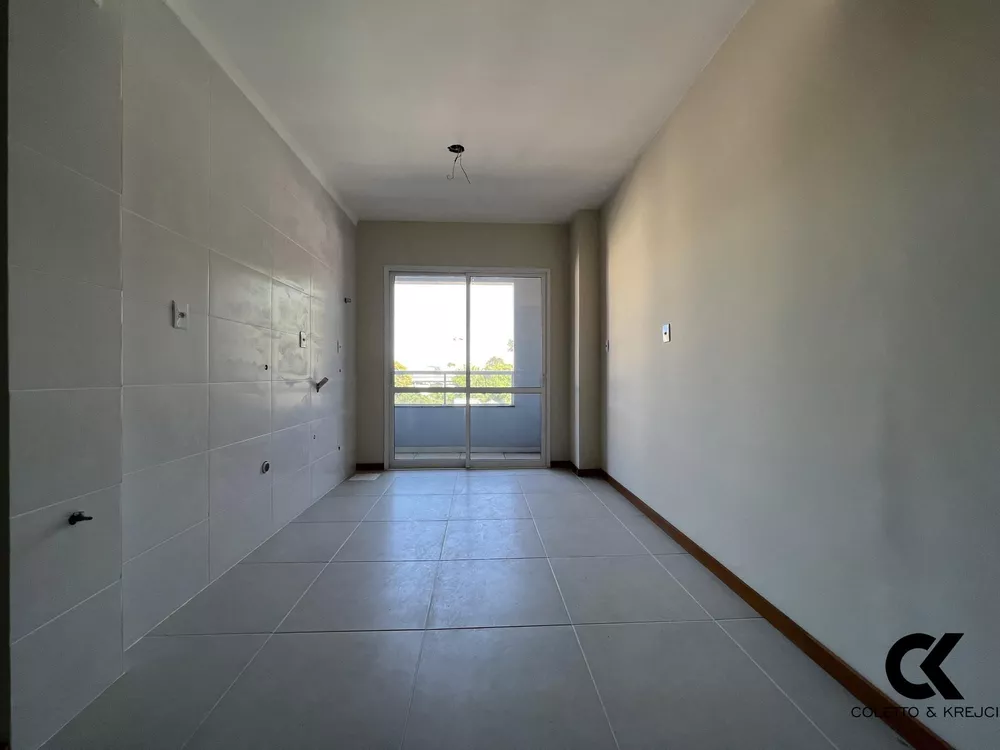 Apartamento à venda com 2 quartos, 70m² - Foto 4