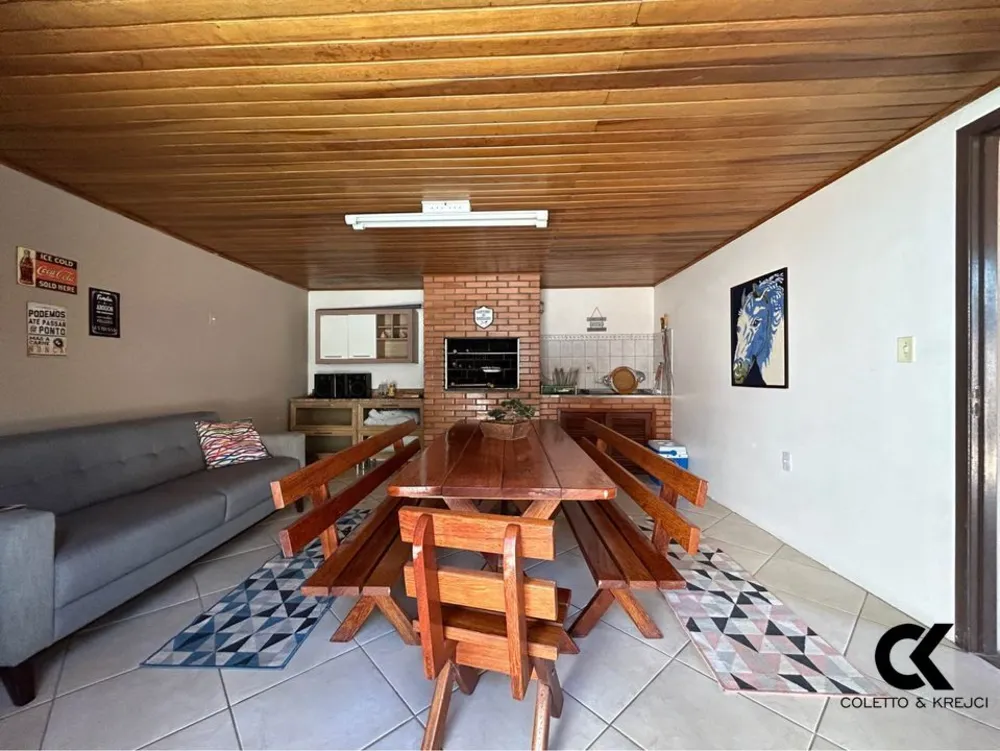 Casa, 3 quartos, 198 m² - Foto 2
