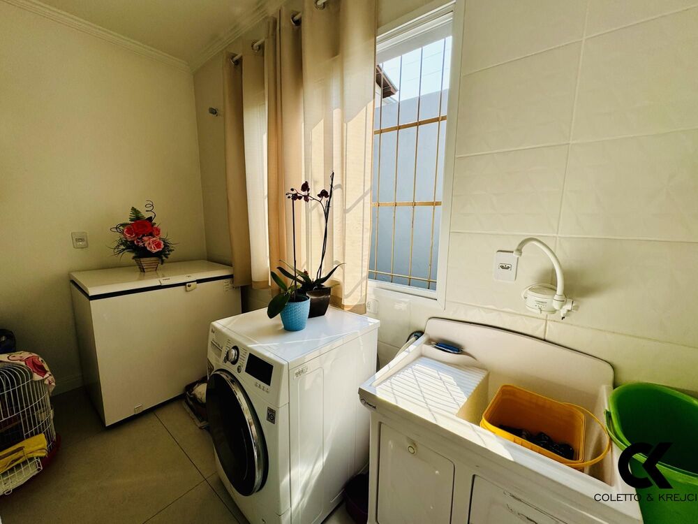 Casa à venda com 3 quartos, 205m² - Foto 9