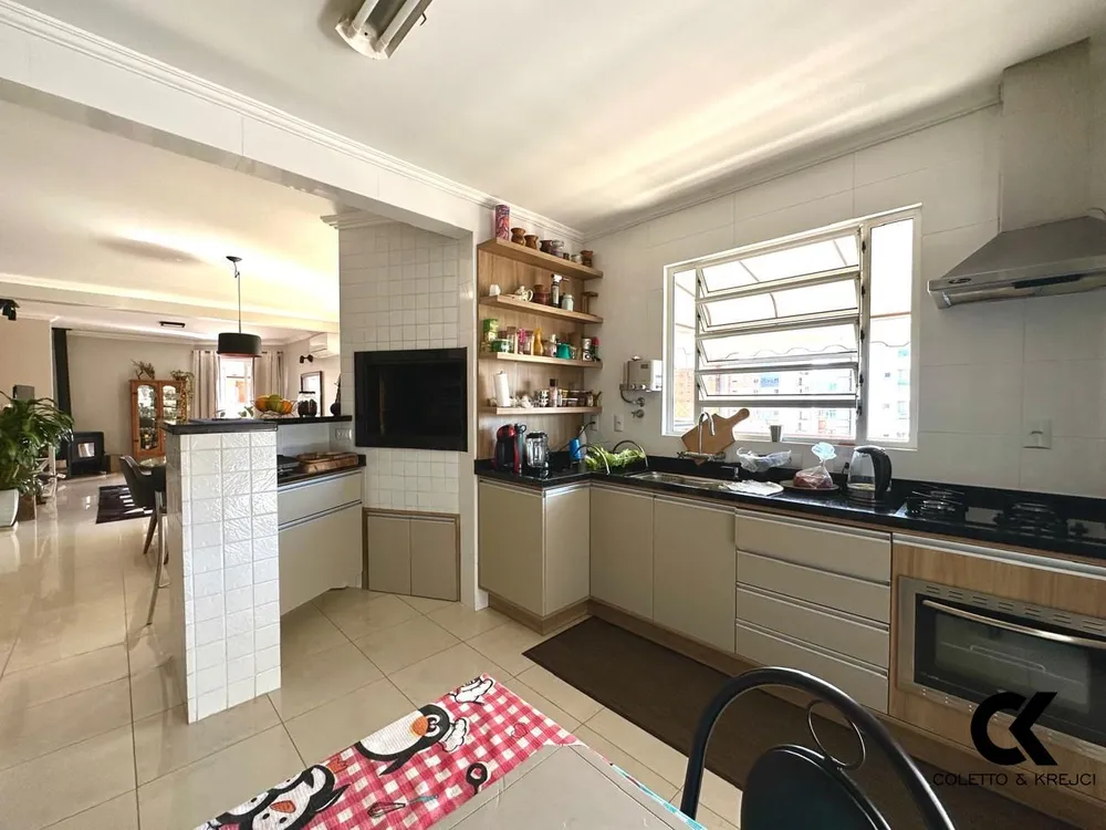 Cobertura, 4 quartos, 218 m² - Foto 1