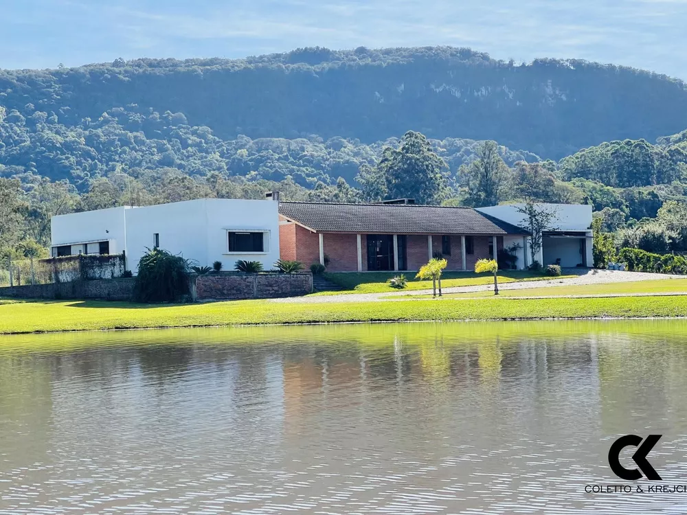 Casa à venda com 3 quartos, 400m² - Foto 2