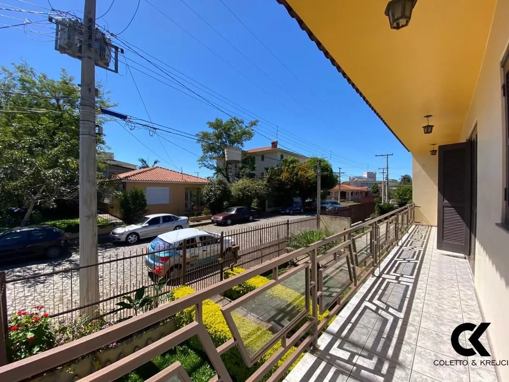 Casa, 5 quartos, 203 m² - Foto 1