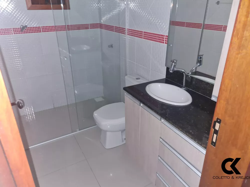 Casa, 3 quartos, 196 m² - Foto 2