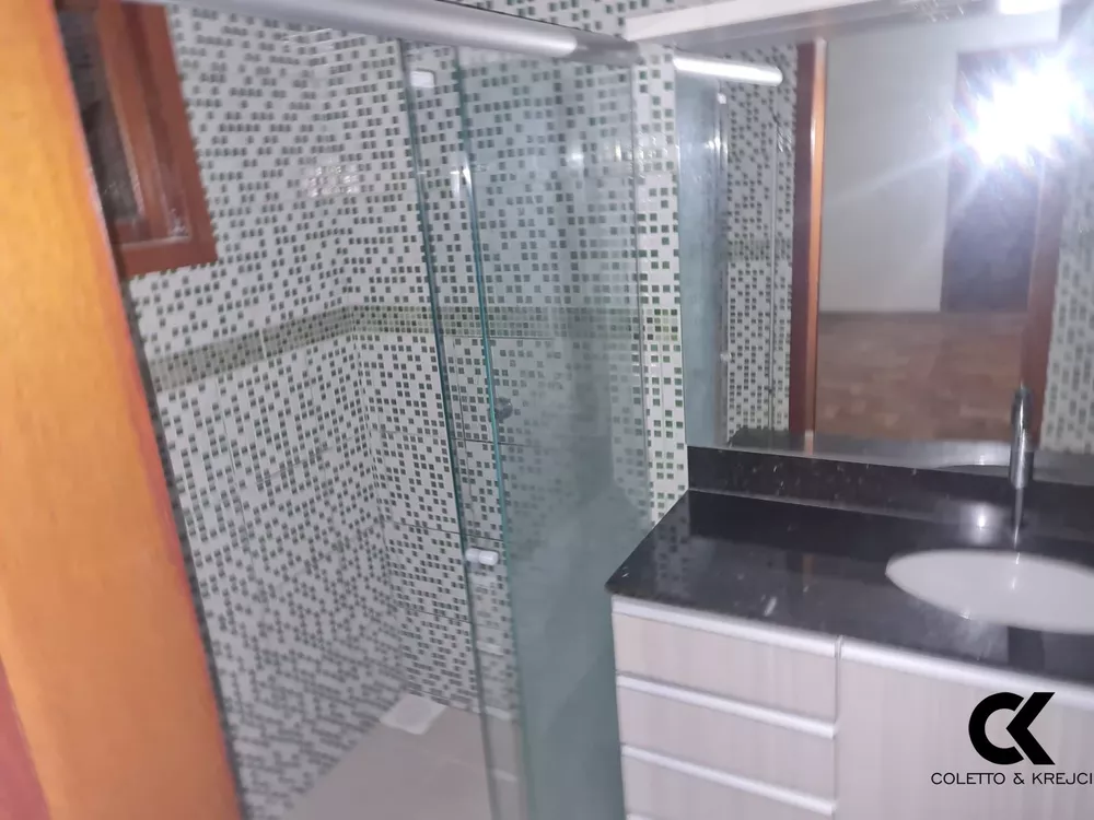 Casa, 3 quartos, 196 m² - Foto 1