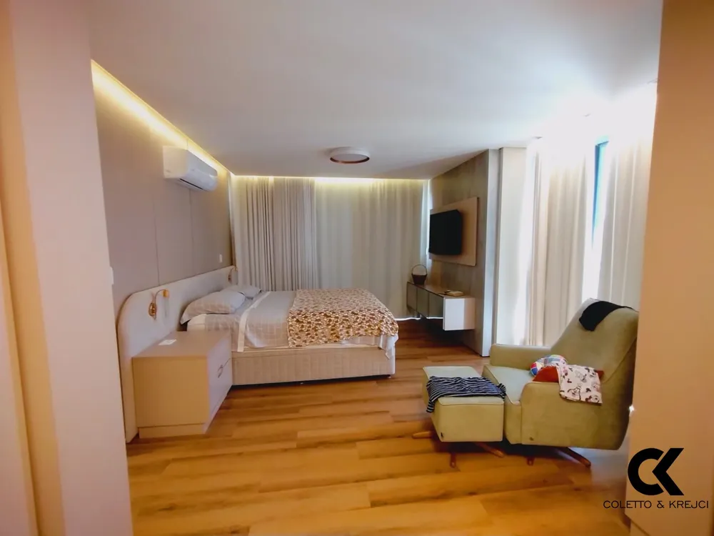 Apartamento, 3 quartos, 195 m² - Foto 1