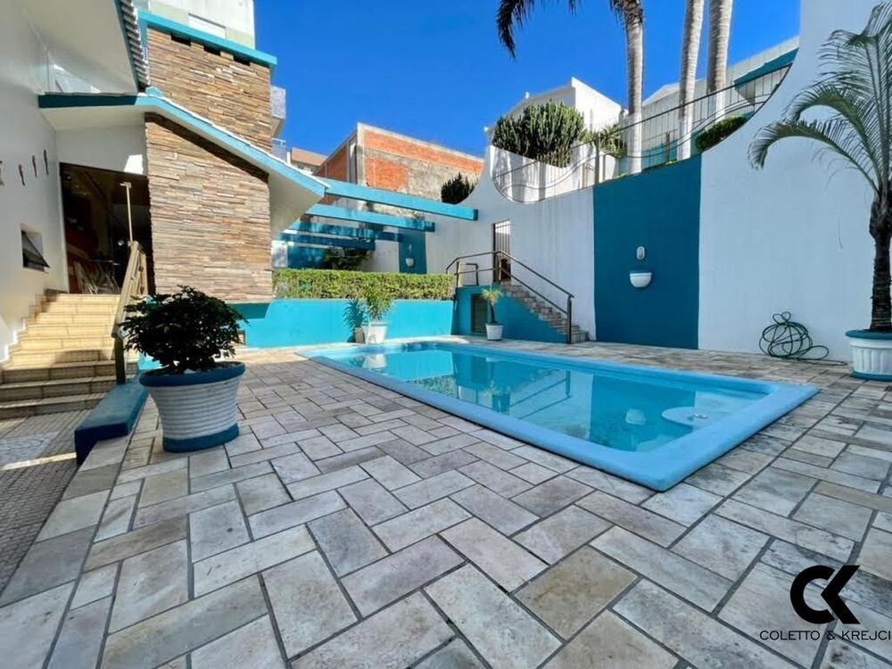Casa, 6 quartos, 640 m² - Foto 1