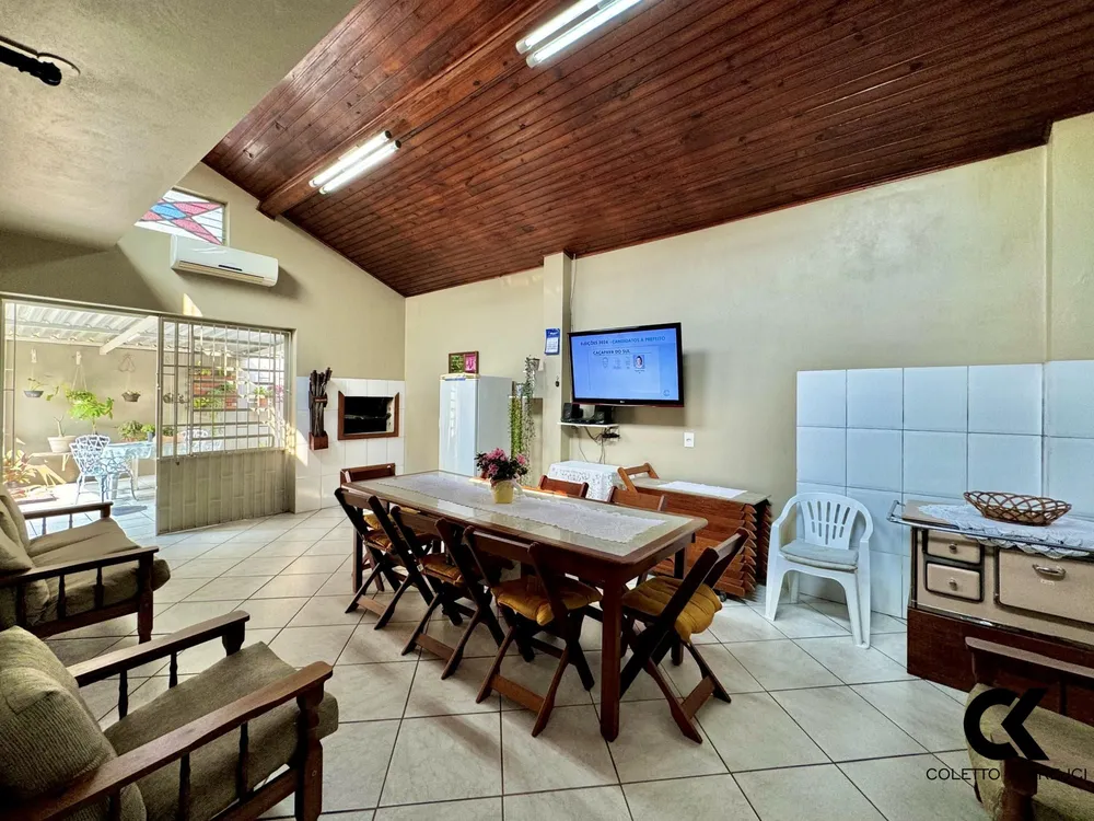 Casa, 3 quartos, 260 m² - Foto 1