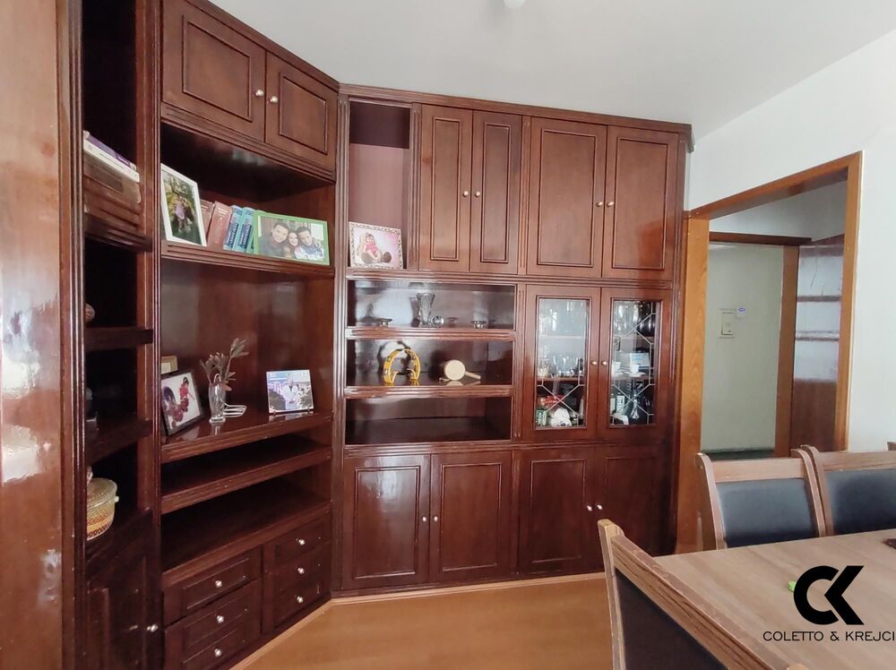 Apartamento à venda com 3 quartos, 85m² - Foto 2