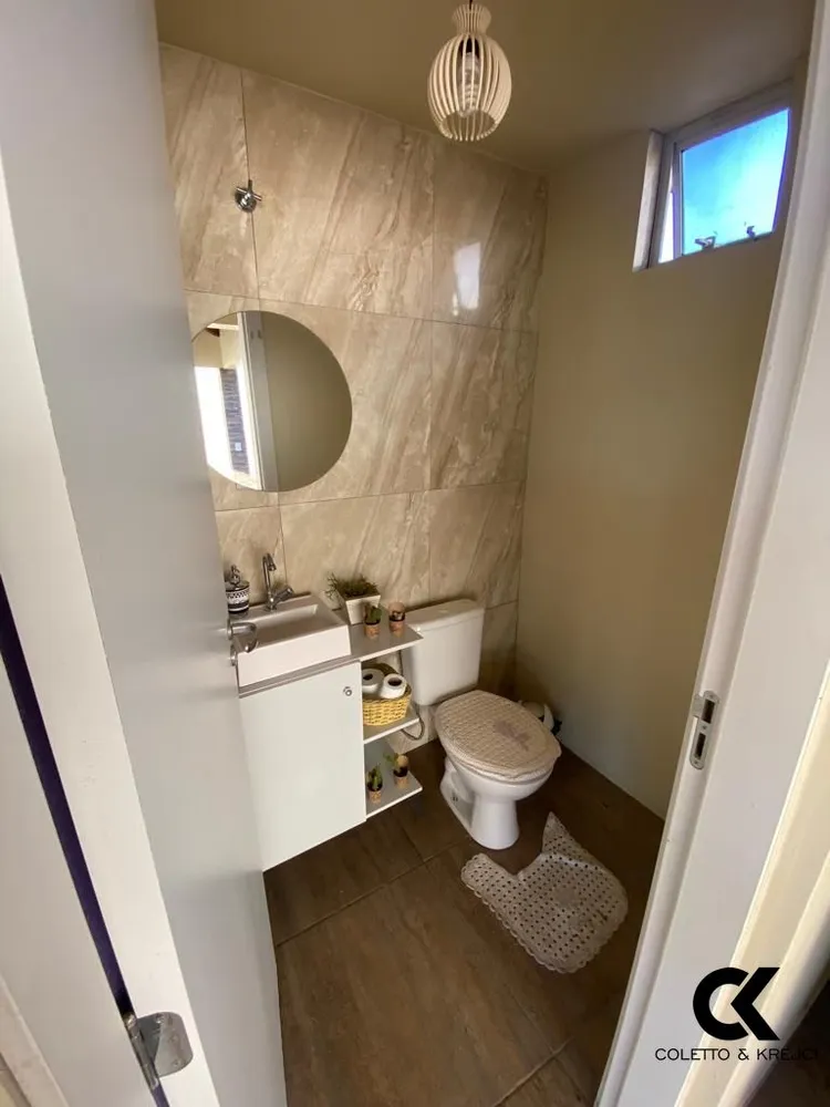 Casa, 3 quartos, 219 m² - Foto 1