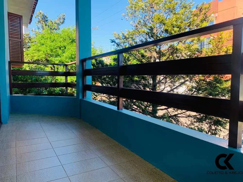 Casa, 3 quartos, 250 m² - Foto 1